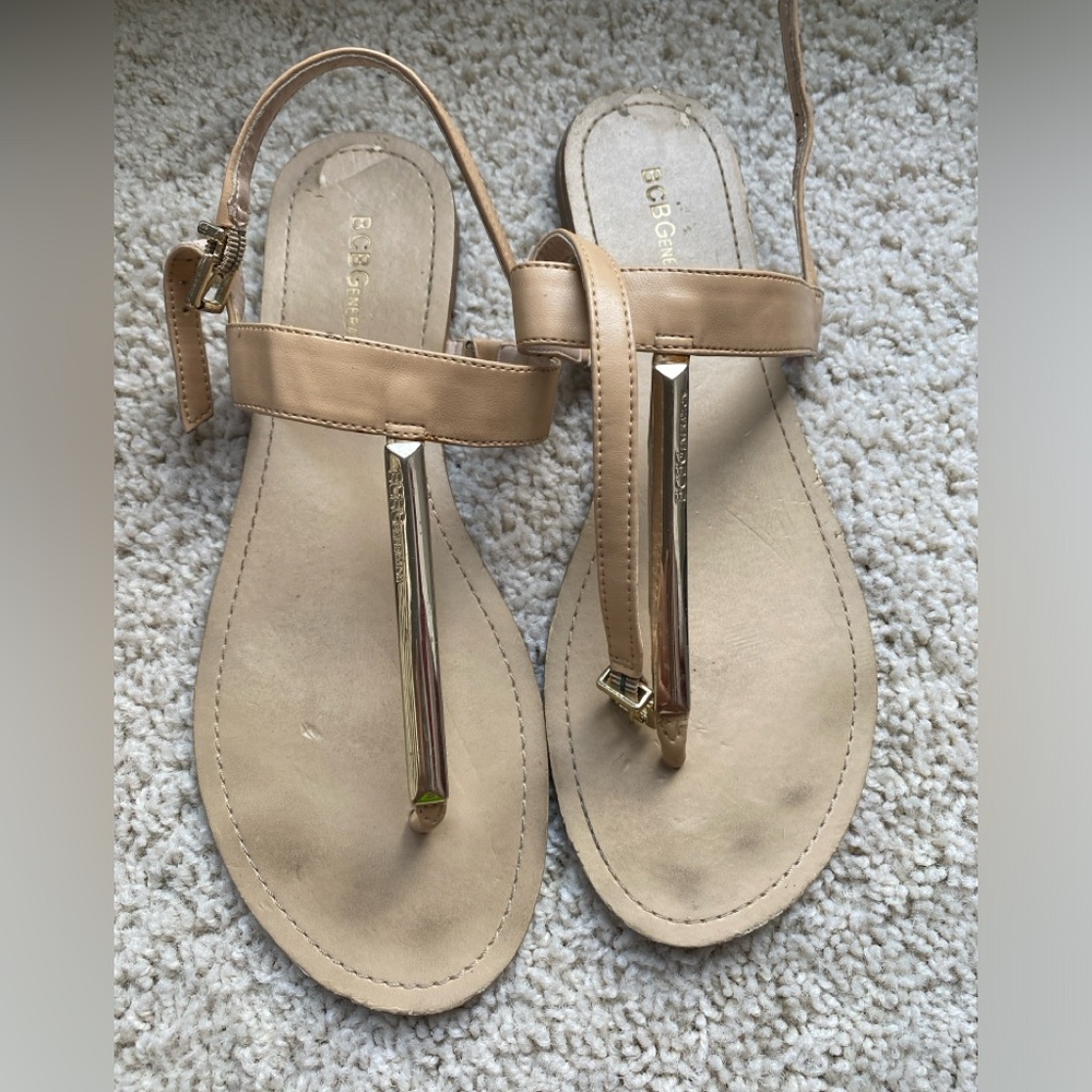 Woman sandal size 9